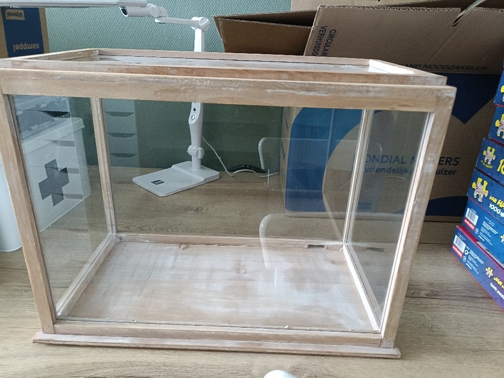 Glazen bak voor decoratie, Ophalen, Zo goed als nieuw