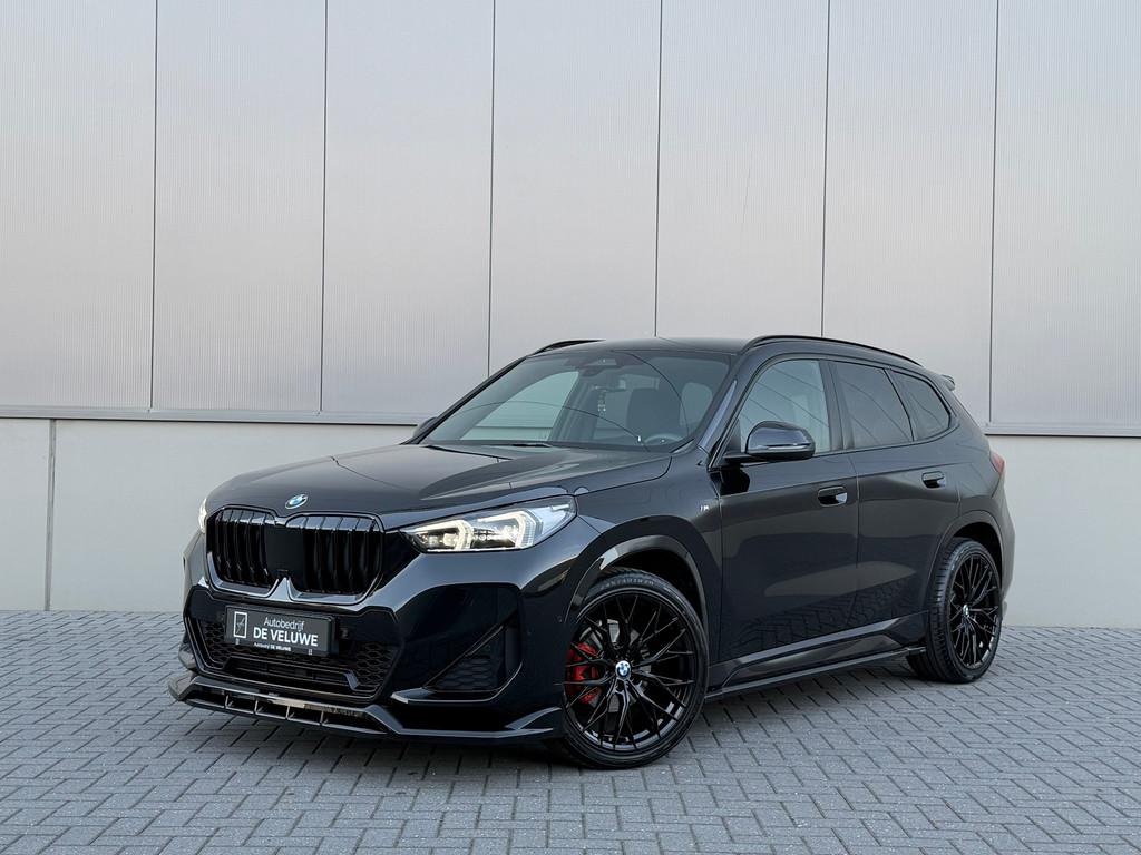 BMW X1 sDrive18i M-Sport 20" Led Carplay Camera BTW, Auto's, Gebruikt, Zwart, Met garantie (alle), Zwart