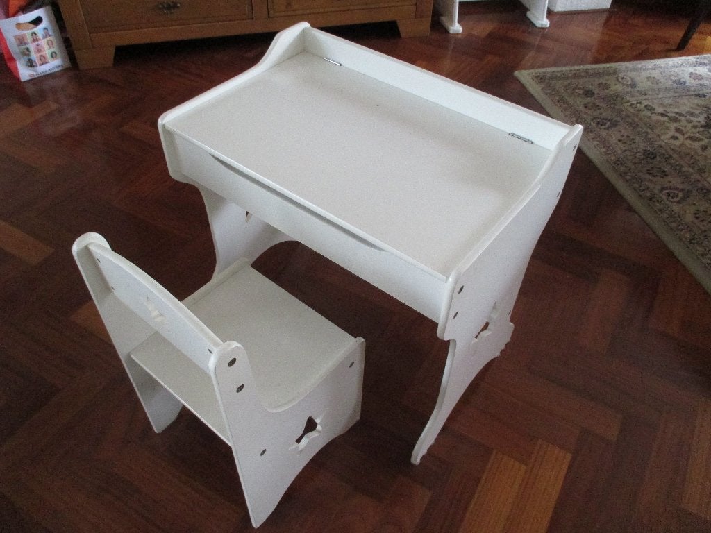 Kinderbureau met stoeltje., Ophalen, Zo goed als nieuw, Tafel(s) en Stoel(en)