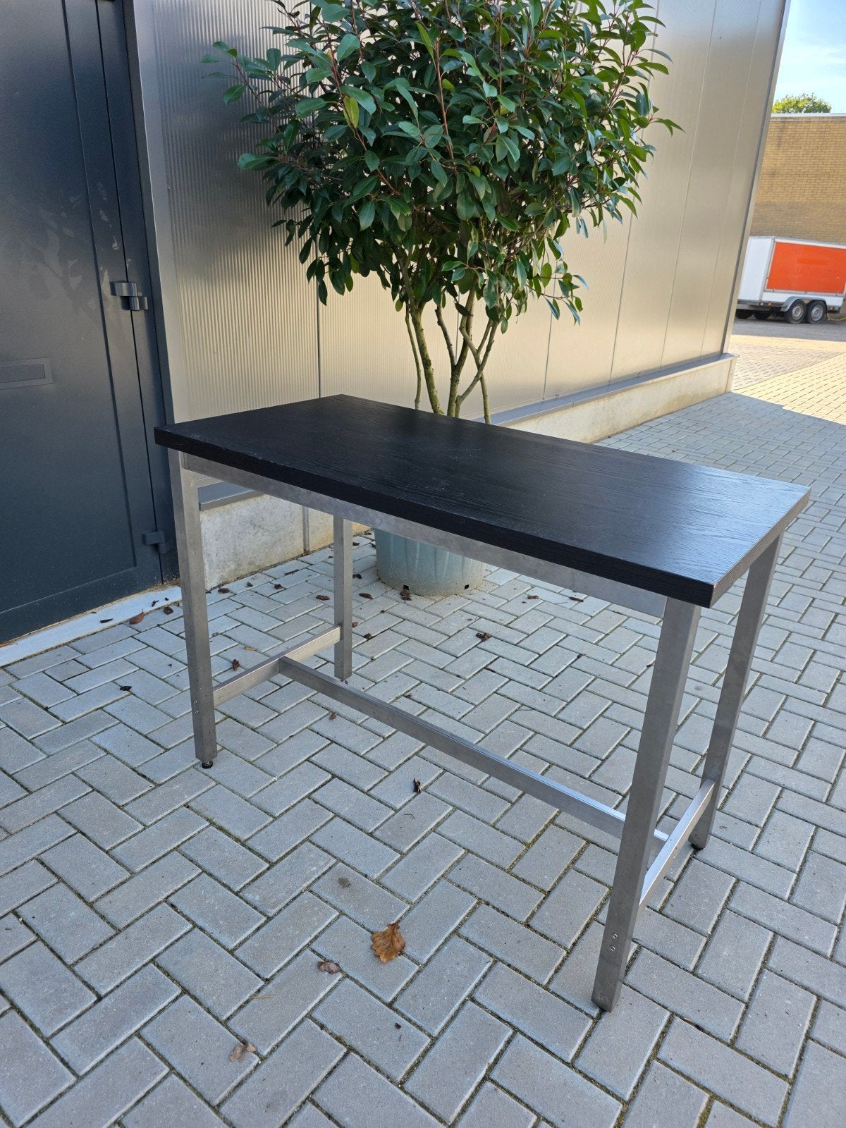 Bartafel met zwart blad en metalen onderstel, Huis en Inrichting, Ophalen, Gebruikt