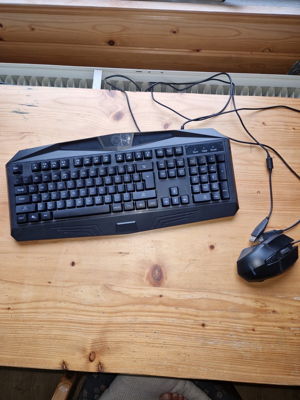 Qware Gaming Toetsenbord en GXTrust Muis Set, Ophalen, Rechtshandig, Muis, Gebruikt