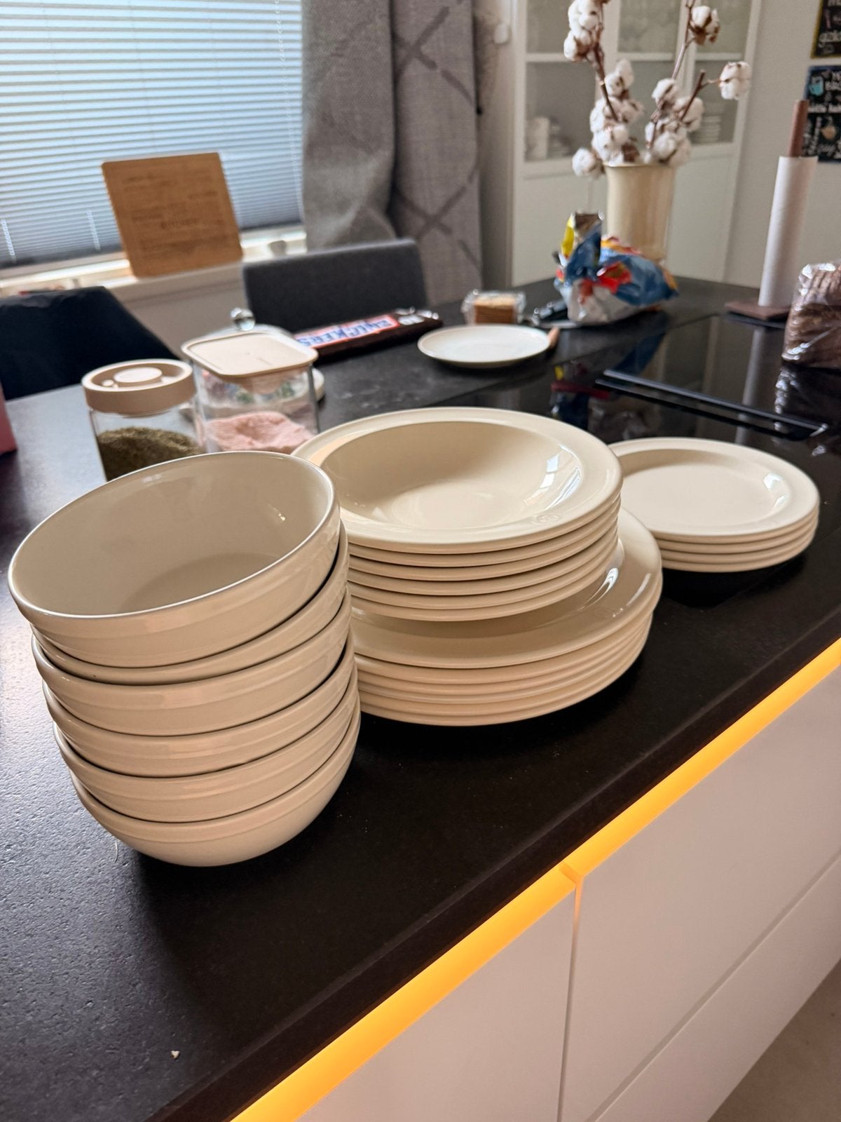 Action servies 6 persoons Emile Henry, Ophalen, Overige merken, Keramiek, Zo goed als nieuw