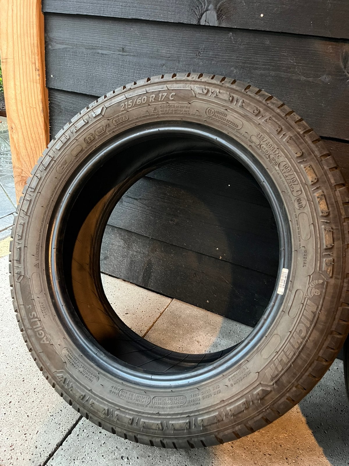 2 Stuk Michelin Agilis 215 60 R17 C Dot 2024 Nieuw, Auto-onderdelen, Banden en Velgen, Ophalen, Nieuw, 17 inch, Band(en)