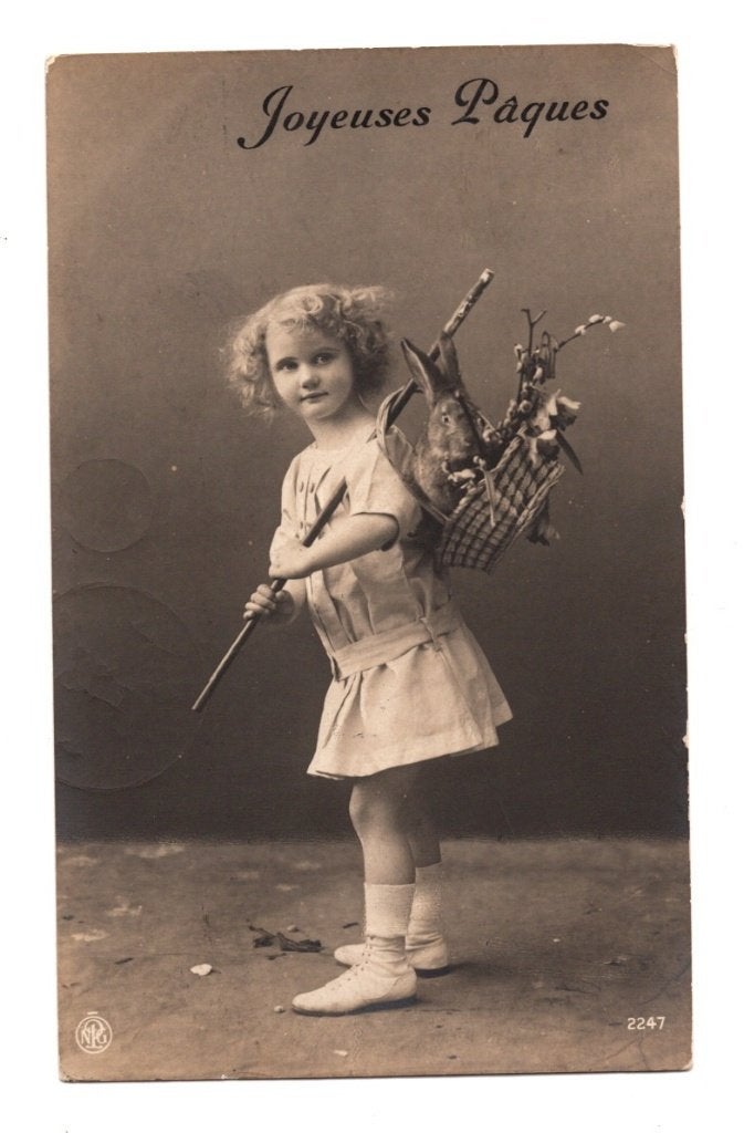 Oude Ansichtkaart Pasen Meisje met Reisbundel 1913, Verzamelen, Ophalen of Verzenden, Voor 1920, Gelopen, Kinderen