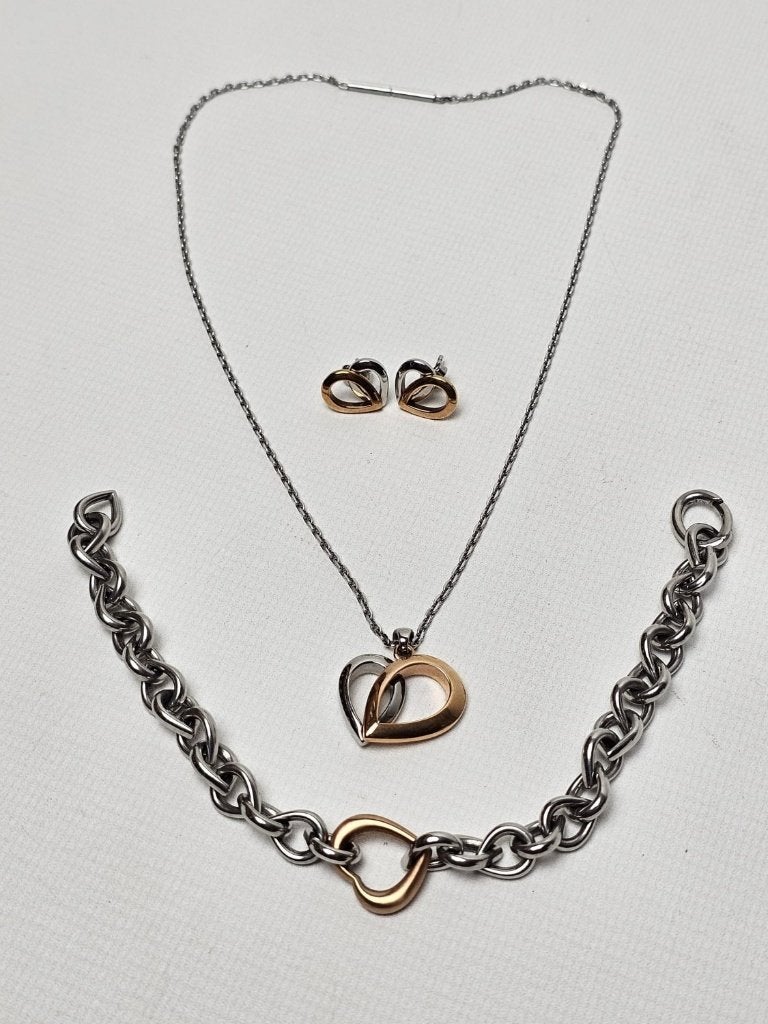 # XEN Hanger. Armband en Oorbellen met hartjes. Hart ketting, Ophalen of Verzenden, Gebruikt, Zilver, Overige materialen