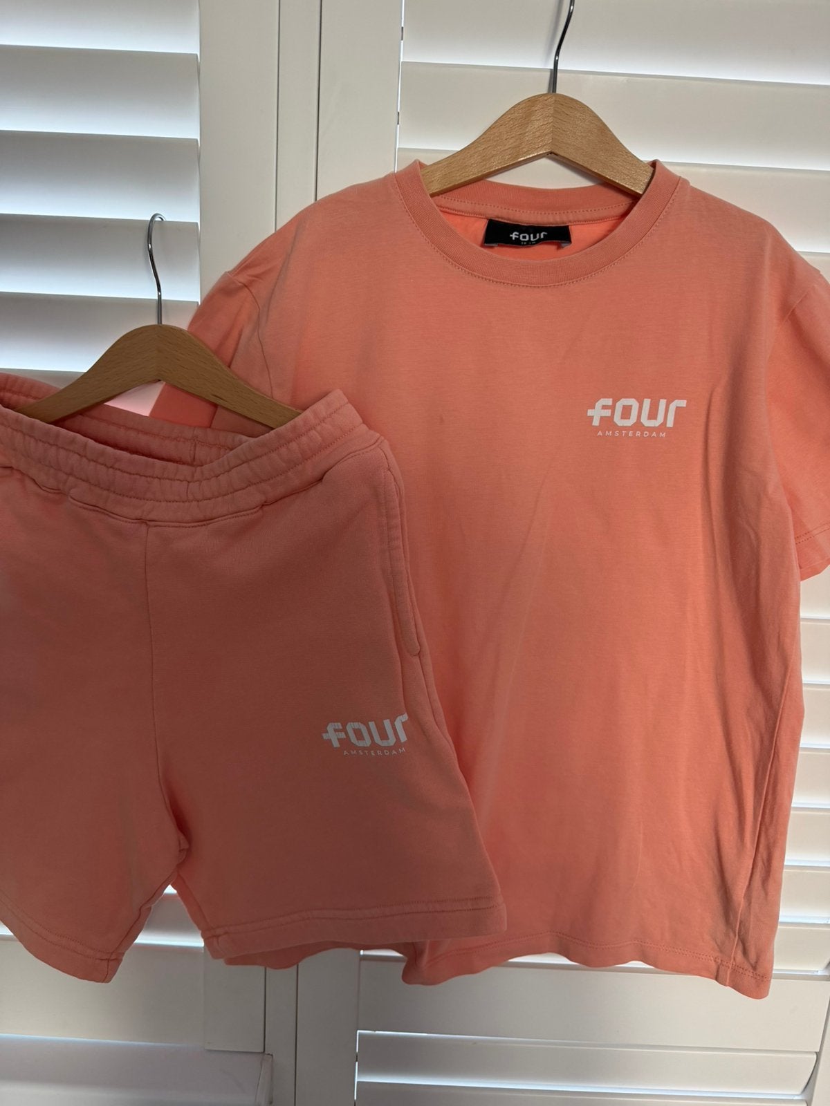 FOUR Set: T-shirt en Short voor Jongens (Maat 12 jaar), Ophalen of Verzenden, Zo goed als nieuw, Jongen