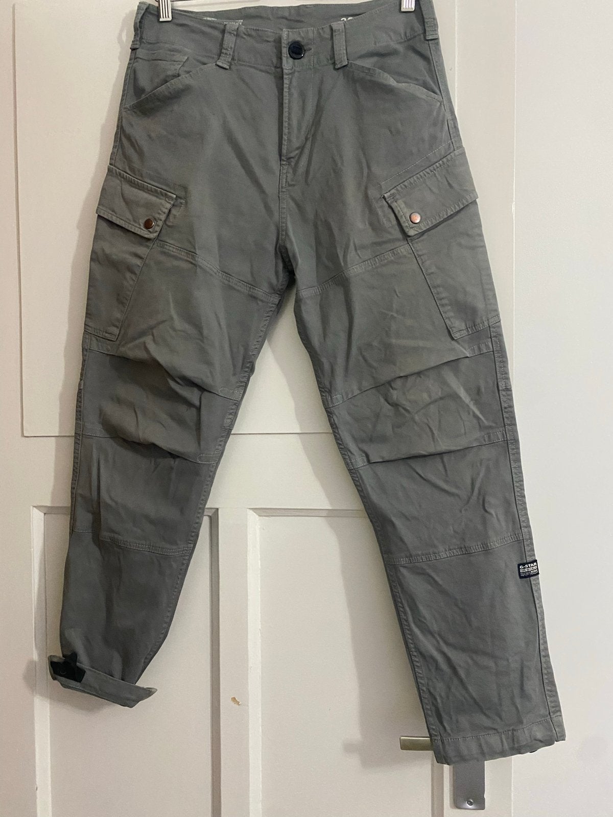 G-Star RAW Cargo Broek - Grijs - Maat 29/30, Ophalen of Verzenden, Zo goed als nieuw, Maat 46 (S) of kleiner, Grijs