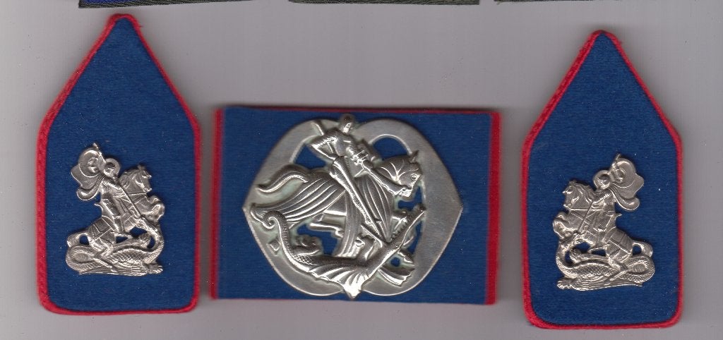baretembleem en set kraag[patten huzaren Prins Alexander, Ophalen of Verzenden, Landmacht, Nederland, Embleem of Badge