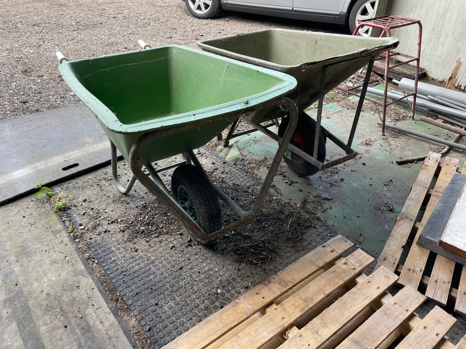 2 x kruiwagen, Tuin en Terras, Kruiwagens, Ophalen, Zo goed als nieuw