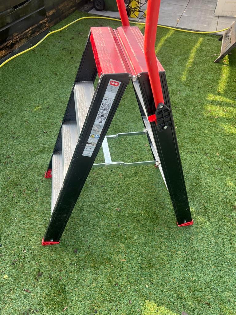 Altrex PRO+ Taurus Dubbele Opstap - Stevige en Veilige Trap, Doe-het-zelf en Verbouw, Ladders en Trappen, Gebruikt, Trap, Minder dan 2 meter