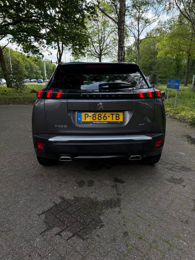 Peugeot 2008 1.2 Puretech 130pk 2021 Grijs, Zwart, 1199 cc, 1200 kg, 1180 kg