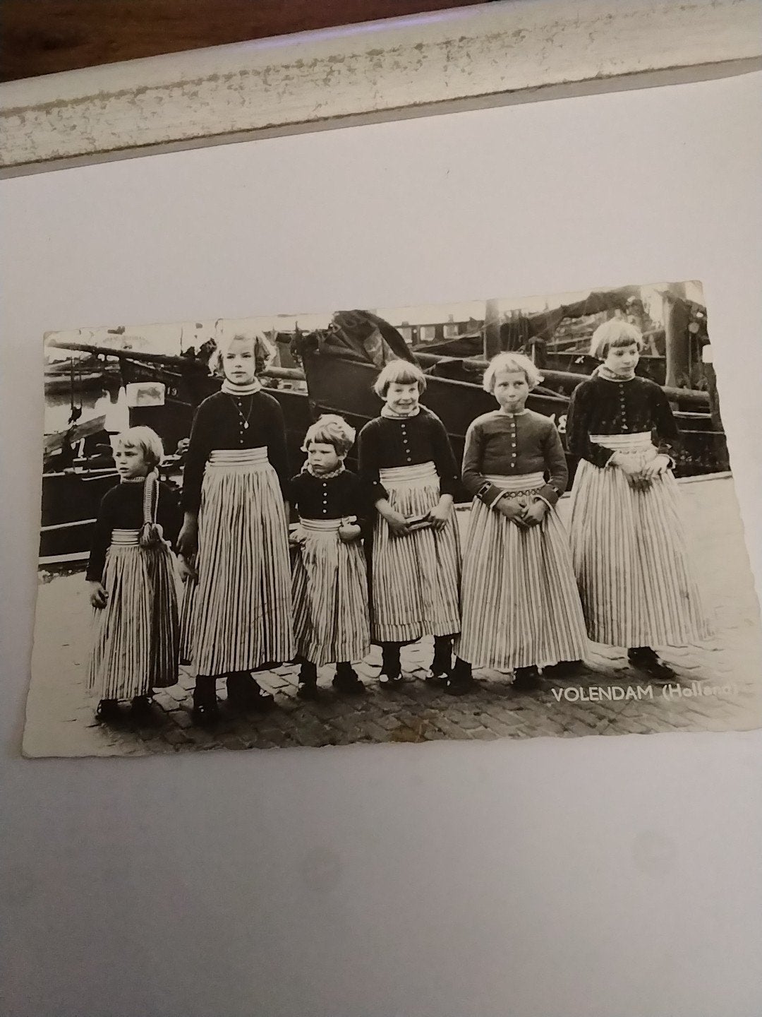 Oude ansichtkaart Volendam - Kinderen in klederdracht, Ophalen of Verzenden, Voor 1920, Gelopen, Noord-Holland