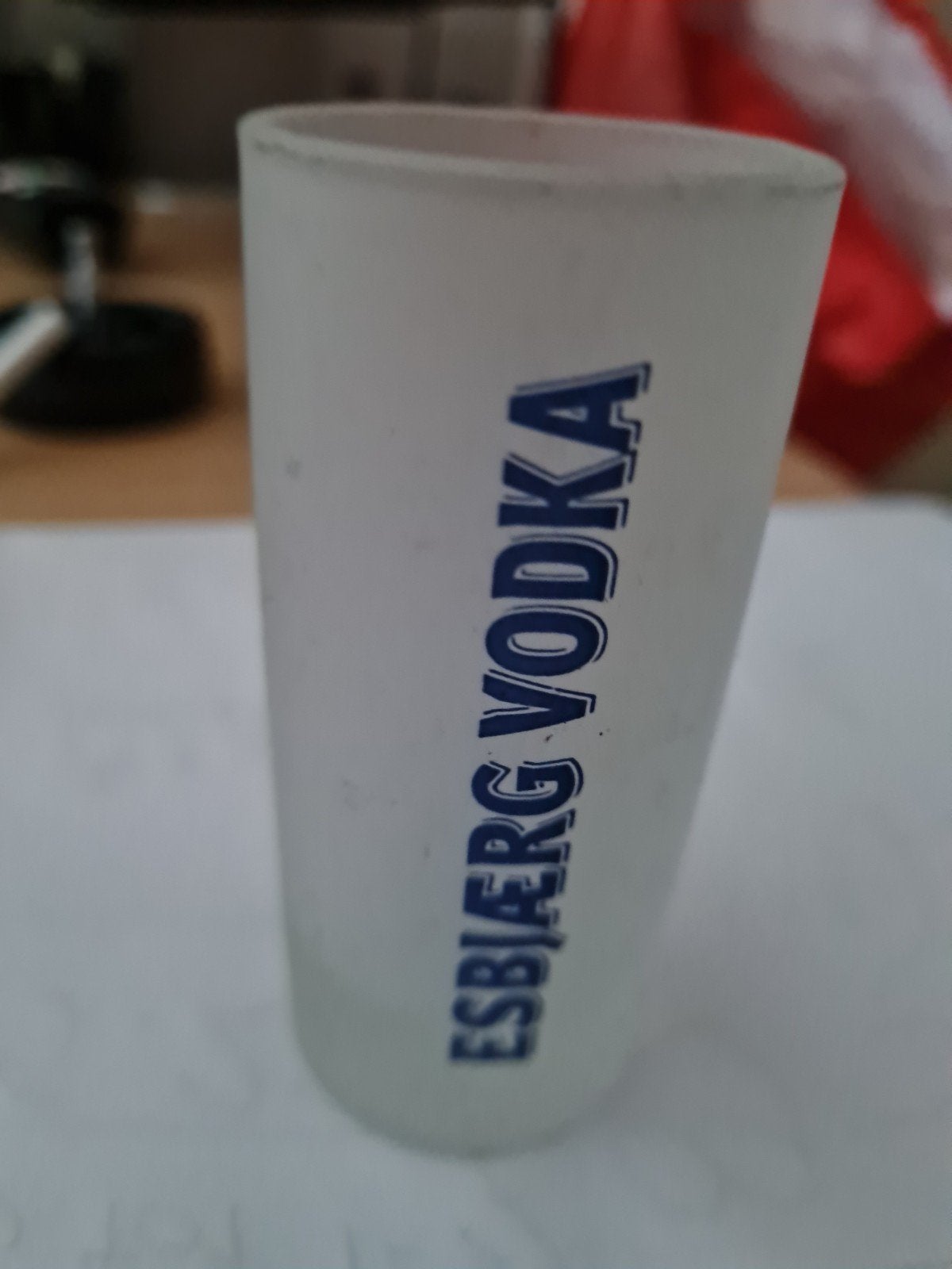Esbjærg Vodka shotglas, Ophalen of Verzenden, Gebruikt, Glas, Glas of Glazen