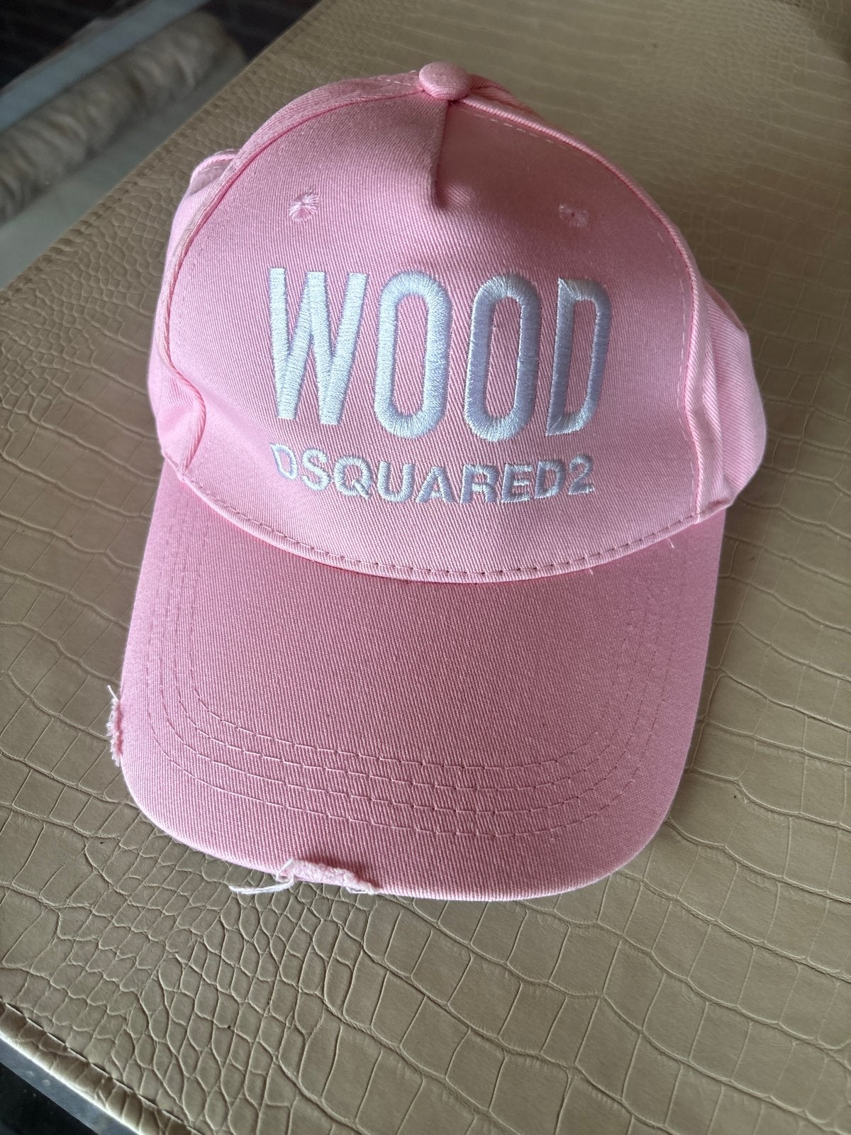 Dsquared2 roze pet met 'WOOD' logo, Ophalen of Verzenden, Gedragen, One size fits all, Pet