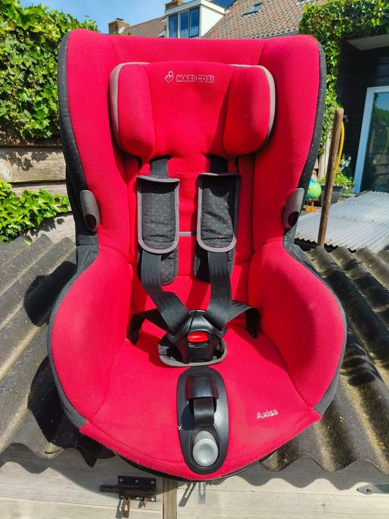 Maxi-Cosi Axiss autostoel rood met 2 nieuwe hoezen, Kinderen en Baby's, Autostoeltjes, Ophalen