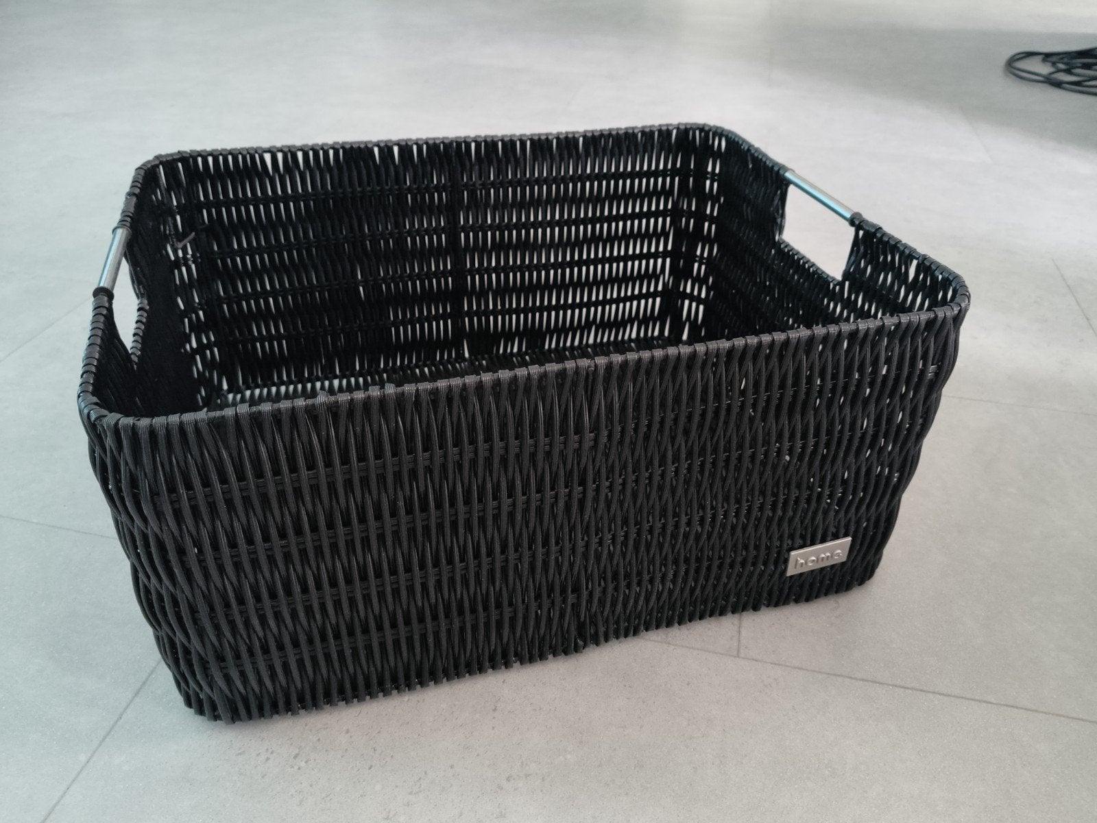 Zwarte kunststof mand, Huis en Inrichting, Woonaccessoires | Schalen en Manden, Ophalen, Kunststof, Gebruikt, Mand