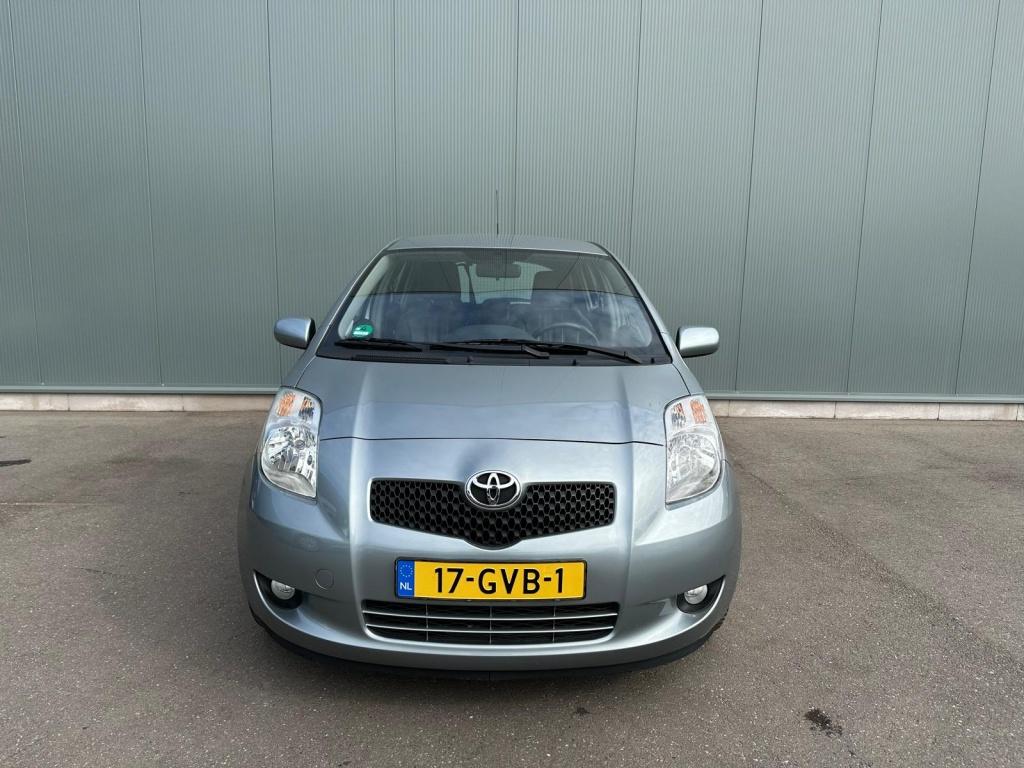 Toyota Yaris 1.3 VVTi Exec. MMT LEDER | AIRCO | NAP !, 40 €/maand, 750 kg, 4 cilinders, Elektrische ramen