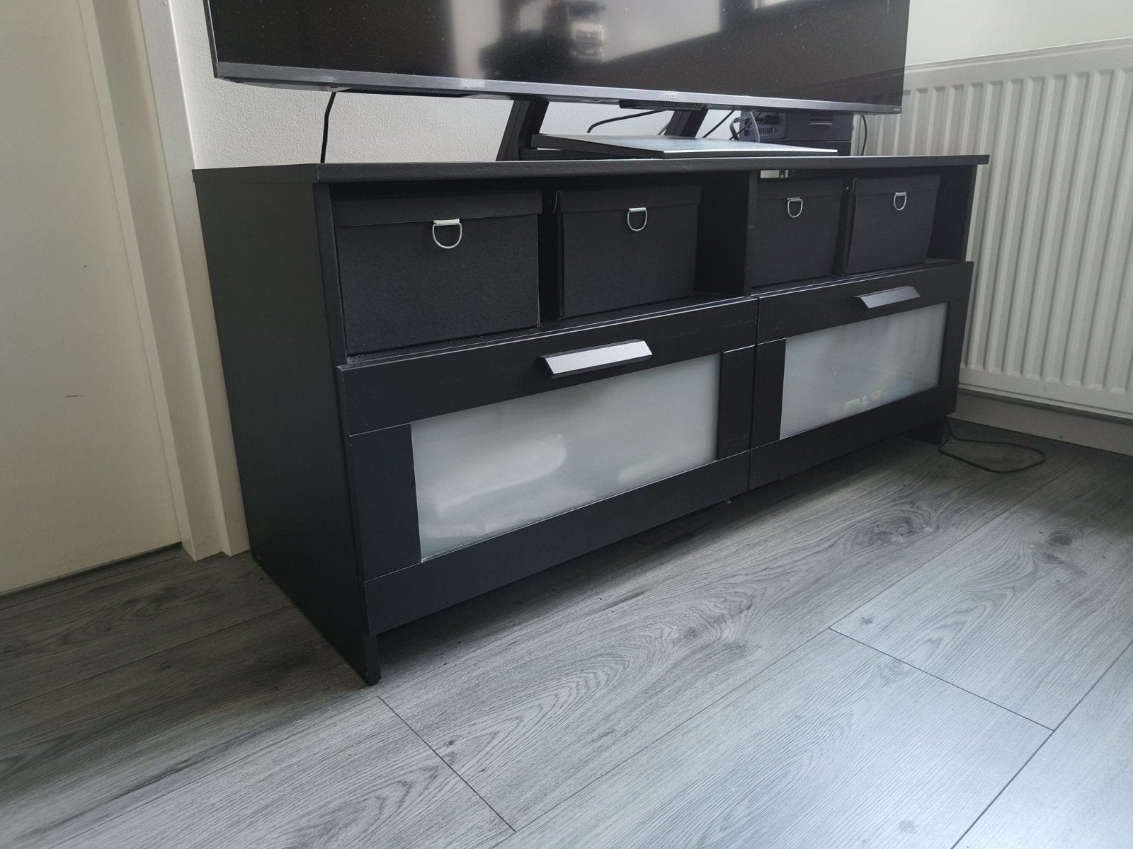 Ikea Brimnes televisiemeubel zwart - Zo goed als nieuw, Ophalen, 100 tot 150 cm, Zo goed als nieuw, Minder dan 100 cm