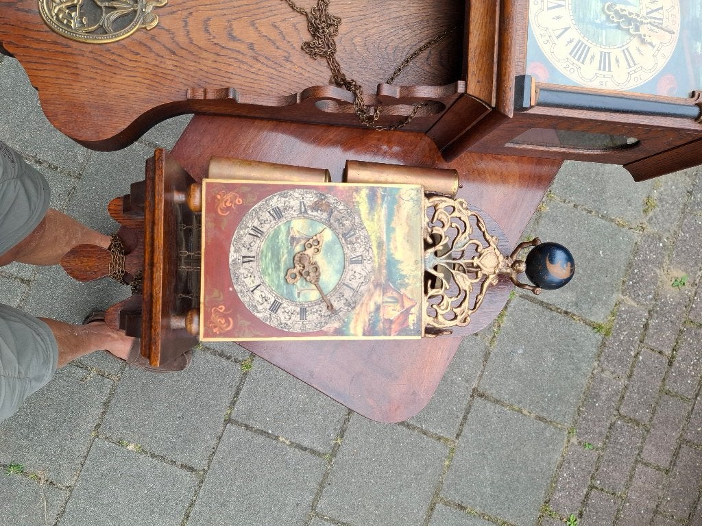 GRATIS ophalen: dressoir + bijzettafel + 1 Friese staartklok, Ophalen, Gebruikt, 100 tot 150 cm, Overige typen