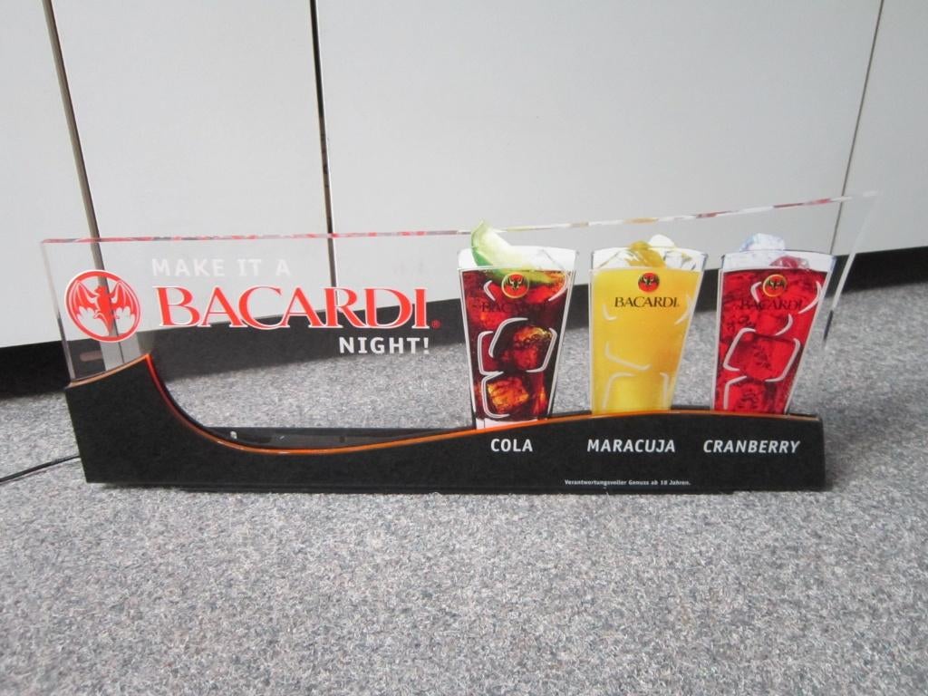 BACARDI LED LICHTRECLAME, Ophalen, Zo goed als nieuw, Lichtbak of (neon) lamp