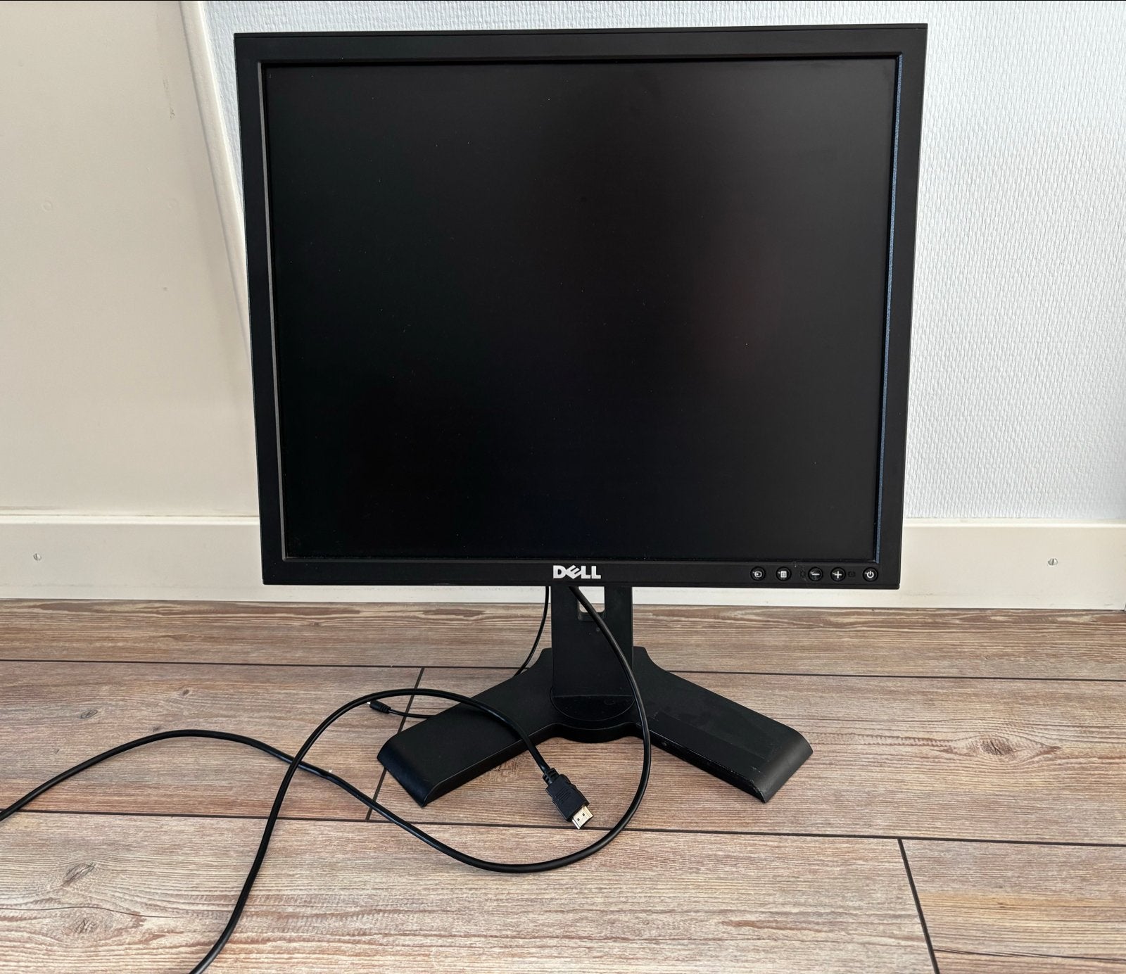 Gratis Dell monitor - 19 inch - DVI-aansluiting, Computers en Software, Ophalen, DVI, 60 Hz of minder, Gebruikt