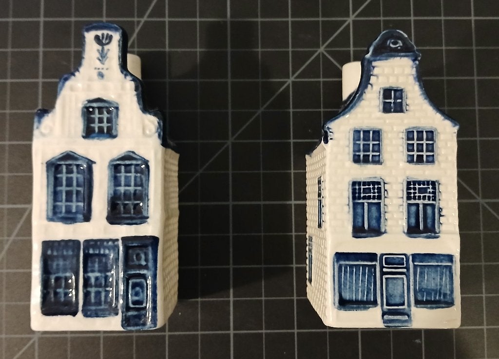 2 vintage Rynbende KLM miniatuur huisjes nr. 24 en nr. 30, Verzamelen, Verzenden, Zo goed als nieuw, 21 t/m 40