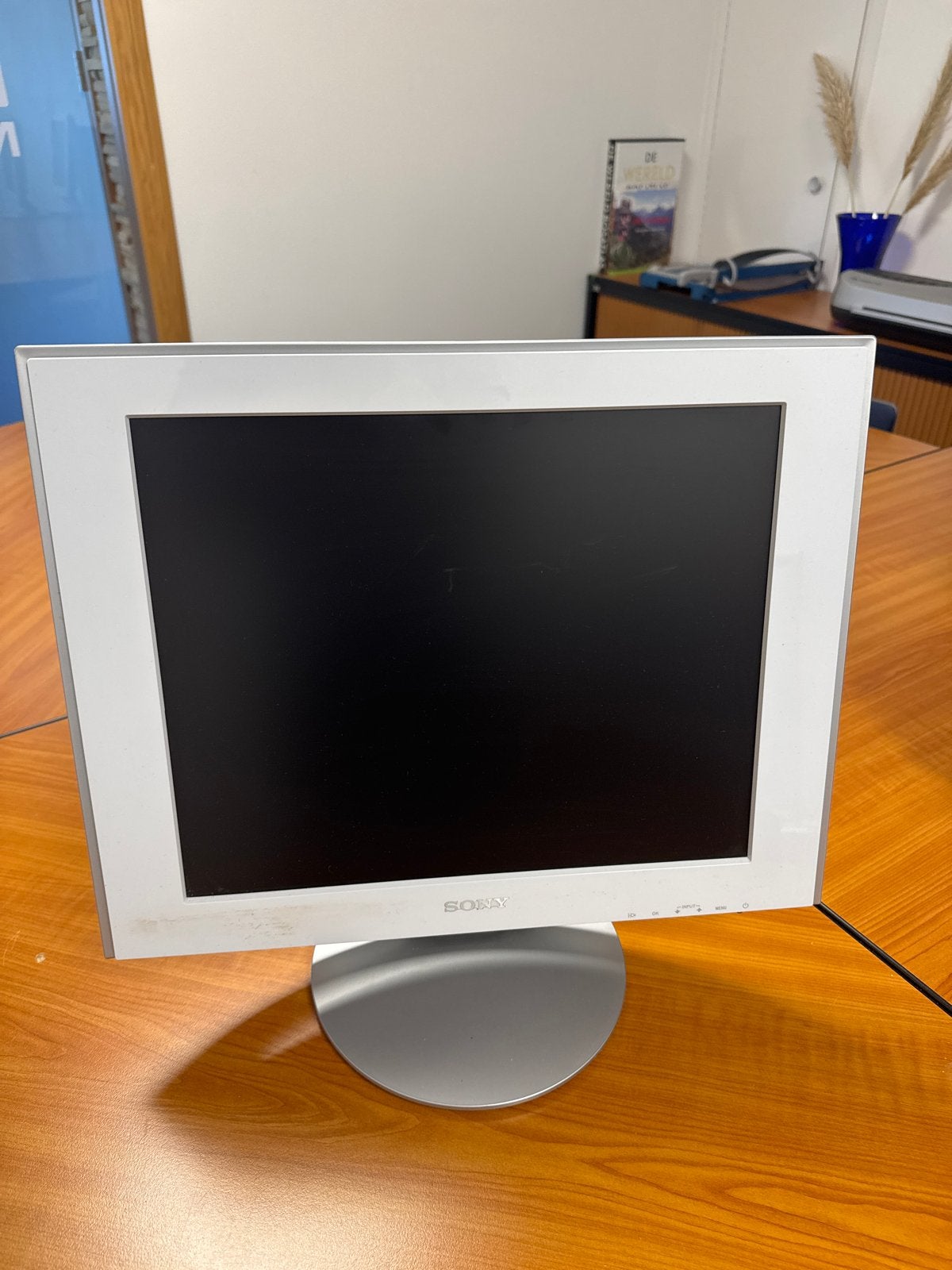 3x Sony TFT LCD Kleuren Computermonitor SMD-HS74, Computers en Software, Monitoren, Gebruikt, 60 Hz of minder, VGA, Kantelbaar
