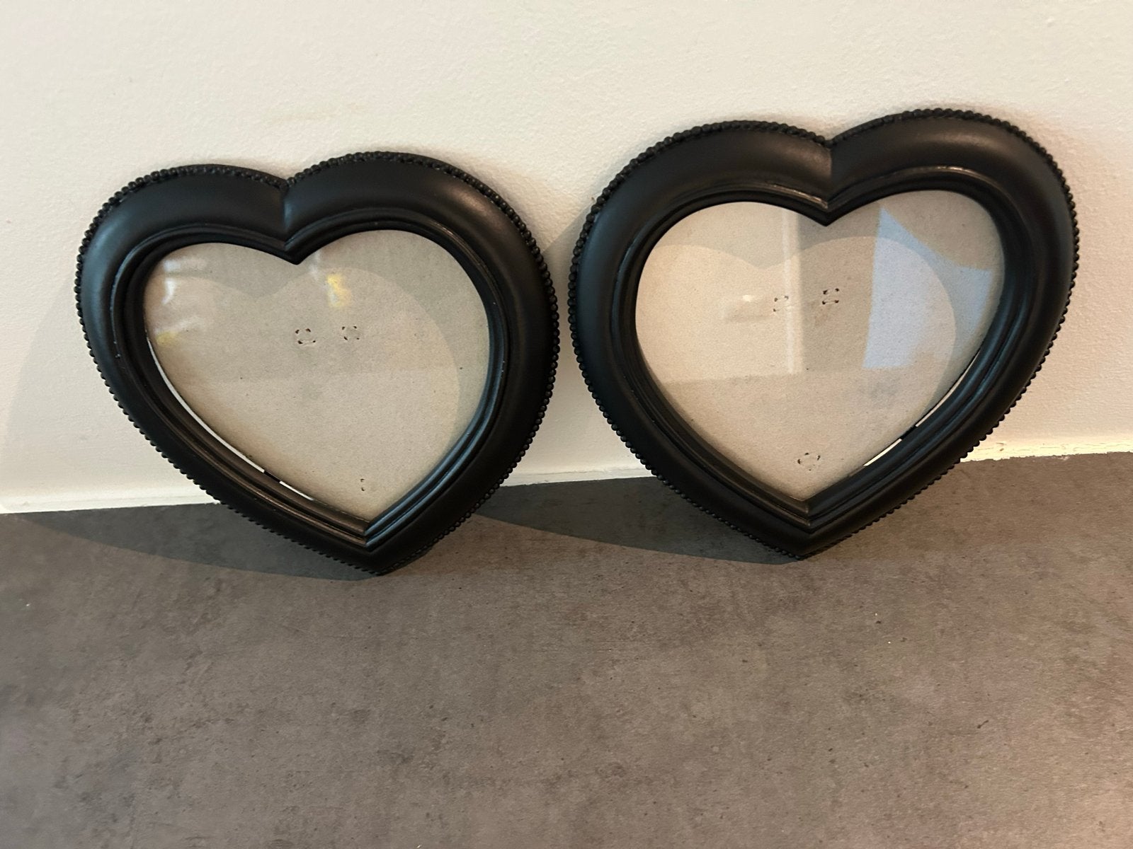 Set van 2 zwarte hartvormige fotolijsten, Kunststof, Gebruikt, Ophalen of Verzenden, Fotolijst