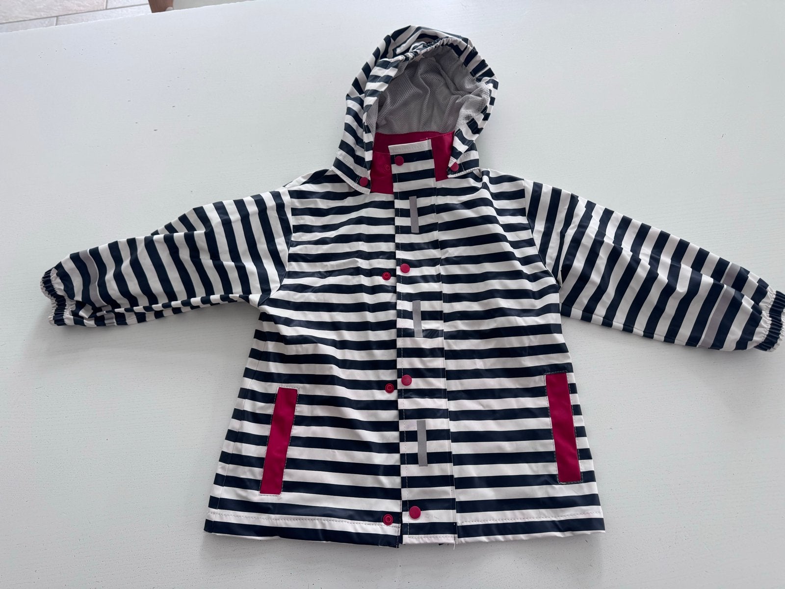 Leuke gestreepte regenjas maat 92, Kinderen en Baby's, Kinderkleding | Maat 92, Ophalen of Verzenden, Gebruikt, Jongen of Meisje