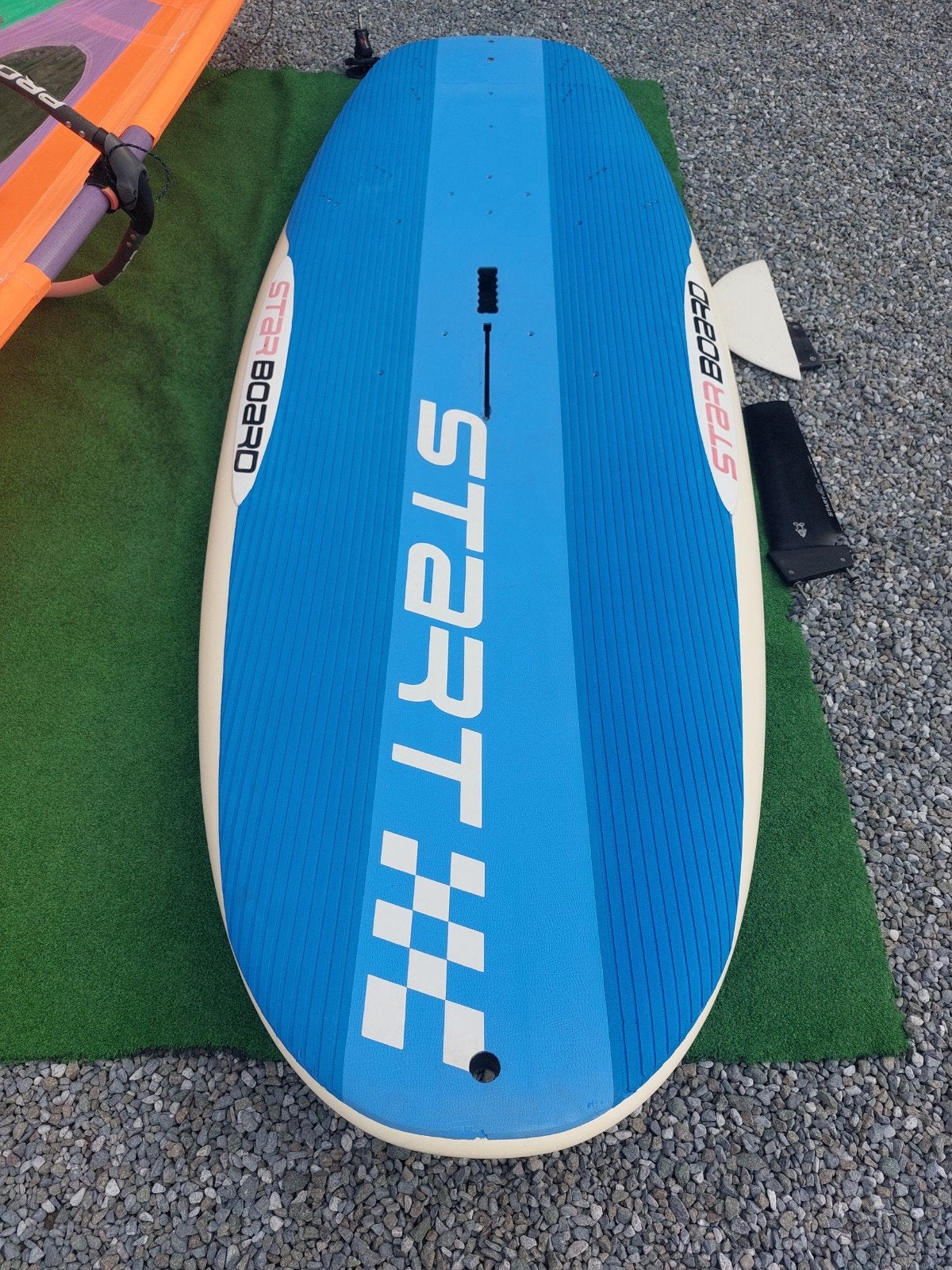 beginners surfplank Starboard Start met zwaard complete set