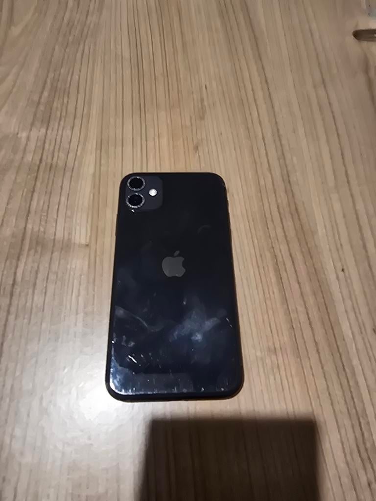 iPhone 11 - Batterij 83%, kleine schade, camera werkt niet, Telecommunicatie, Mobiele telefoons | Apple iPhone, Ophalen of Verzenden