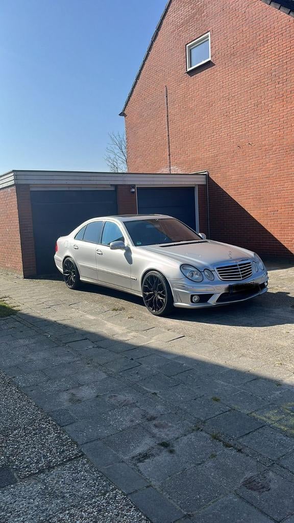 Mercedes-Benz E500 AMG Pakket – 5.0 V8 – 306 PK – AMG Stuur, Auto's, Mercedes-Benz, Ophalen