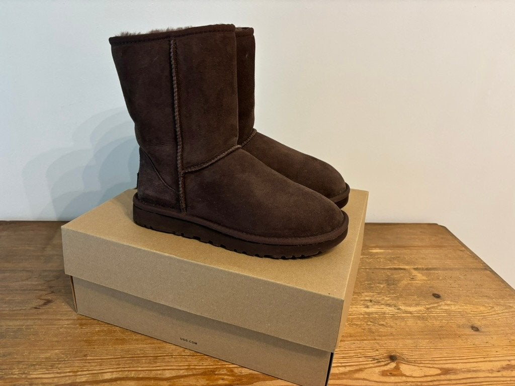 UGG Classic Short II laarzen schoenen – Maat 38 Donkerbruin), UGG, Bruin, Ugg, Lage of Enkellaarzen
