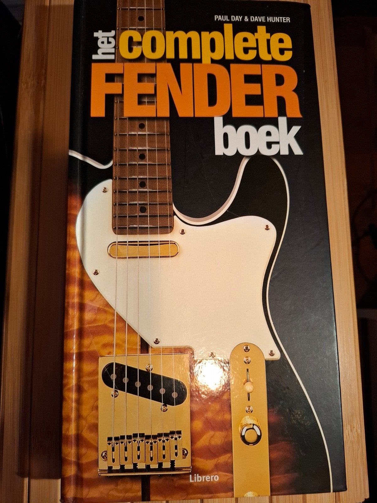 Het Complete Fender Boek - Paul Day & Dave Hunter, Verzenden, Zo goed als nieuw, Instrument, Paul Day & Dave Hunter