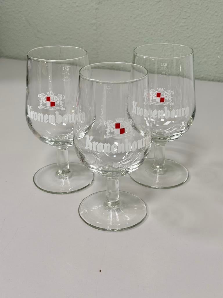 3x Kronenbourg 1664 Bierglas 0.33L Op Voet Made in France, Ophalen of Verzenden, Zo goed als nieuw, Glas of Glazen, Overige merken