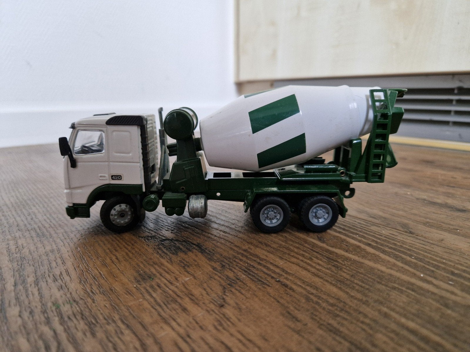 joal volvo fh12 1:50, Ophalen of Verzenden, Zo goed als nieuw, Hijskraan, Tractor of Landbouw, Overige merken