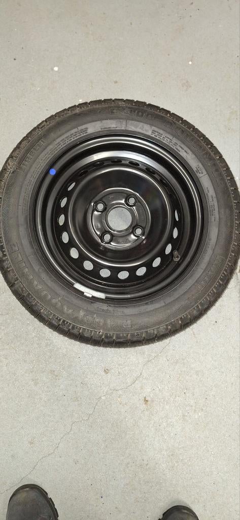 Autoband Pirelli P155/70R13 nieuw Reserveband, Ophalen, Nieuw