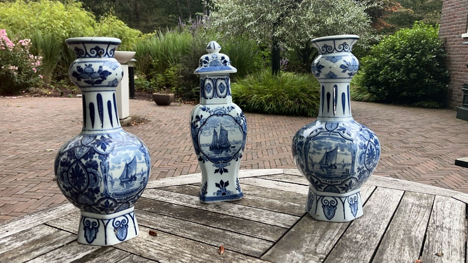 Set van 3 Delfts blauwe vazen met scheepsdecoratie, Ophalen