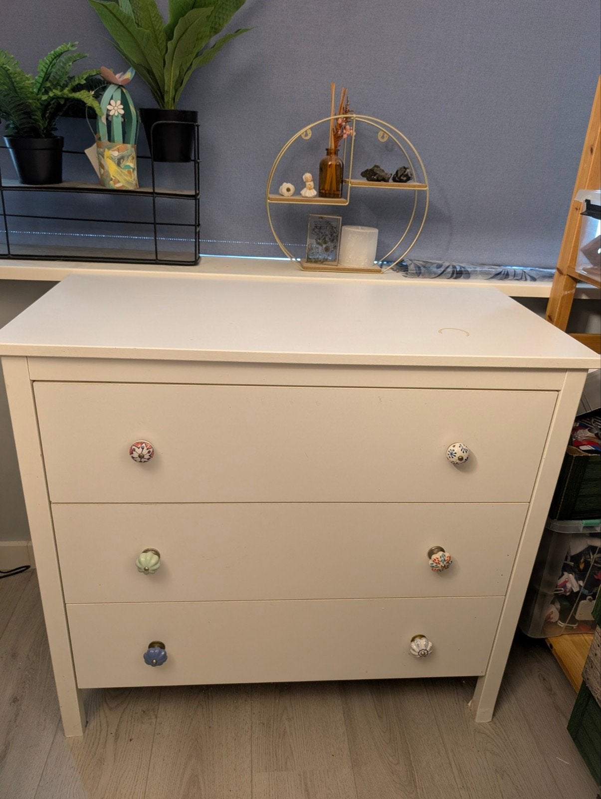 Ikea ladekast / commode wit met leuke knopjes, Huis en Inrichting, Kasten | Ladekasten, Ophalen, Gebruikt, 50 tot 100 cm, 3 of 4 laden