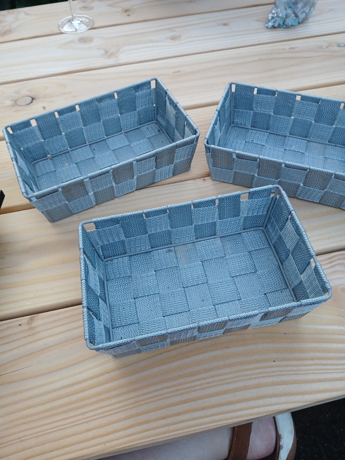 3 grijze opbergbakjes gratis ophalen, Huis en Inrichting, Woonaccessoires | Schalen en Manden, Ophalen, Gebruikt, Rechthoekig