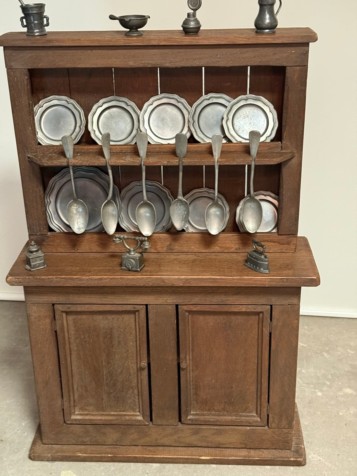 Antieke Poppenhuis Buffetkast met Servies - Hout & Tin, Ophalen of Verzenden