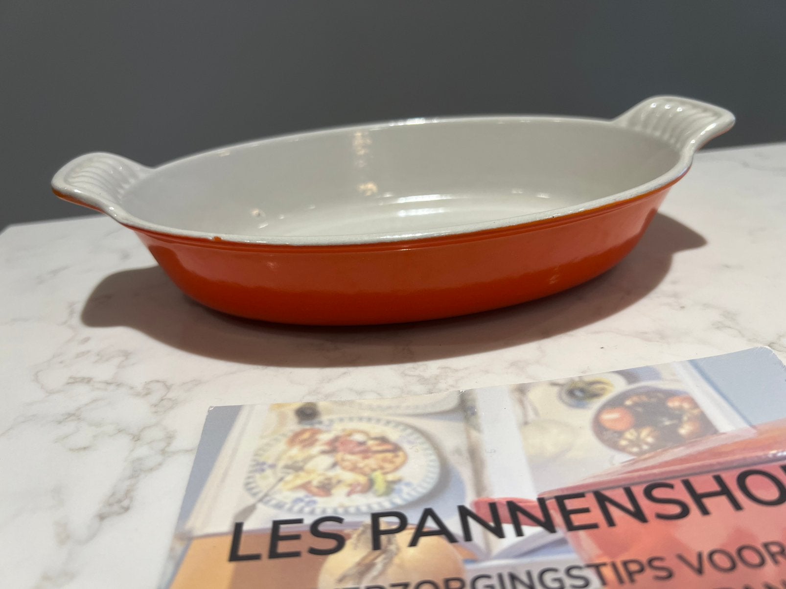 Le Creuset ovenschaal Harmonic Orange, 20 cm, Le Creuset, Overige typen, Ophalen of Verzenden, Zo goed als nieuw