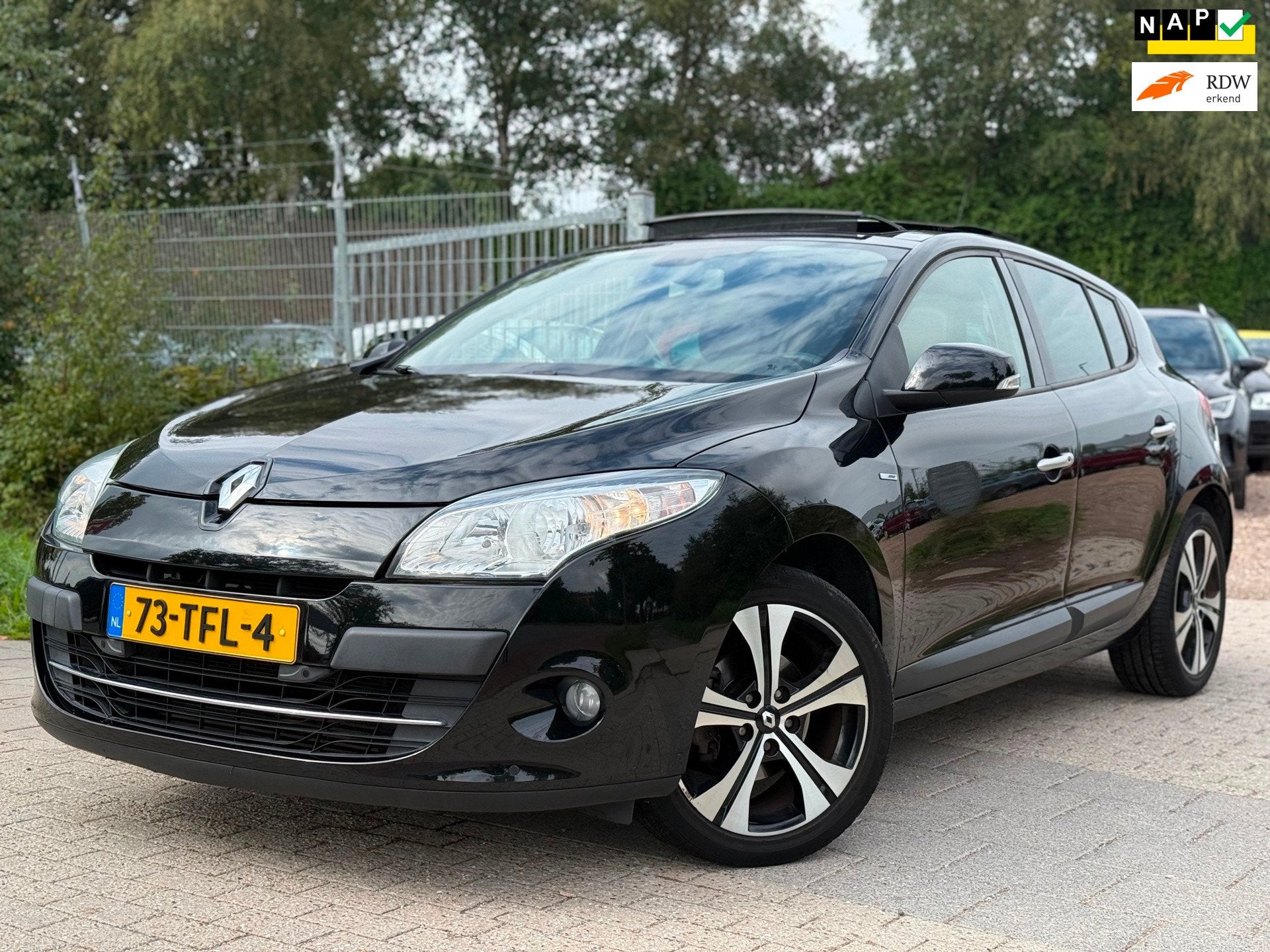 Renault Mégane 1.4 TCe Bose AIRCO CRUISE HALFLEDER PANO PDC, Auto's, Voorwielaandrijving, Gebruikt, 4 cilinders, Leder en Stof