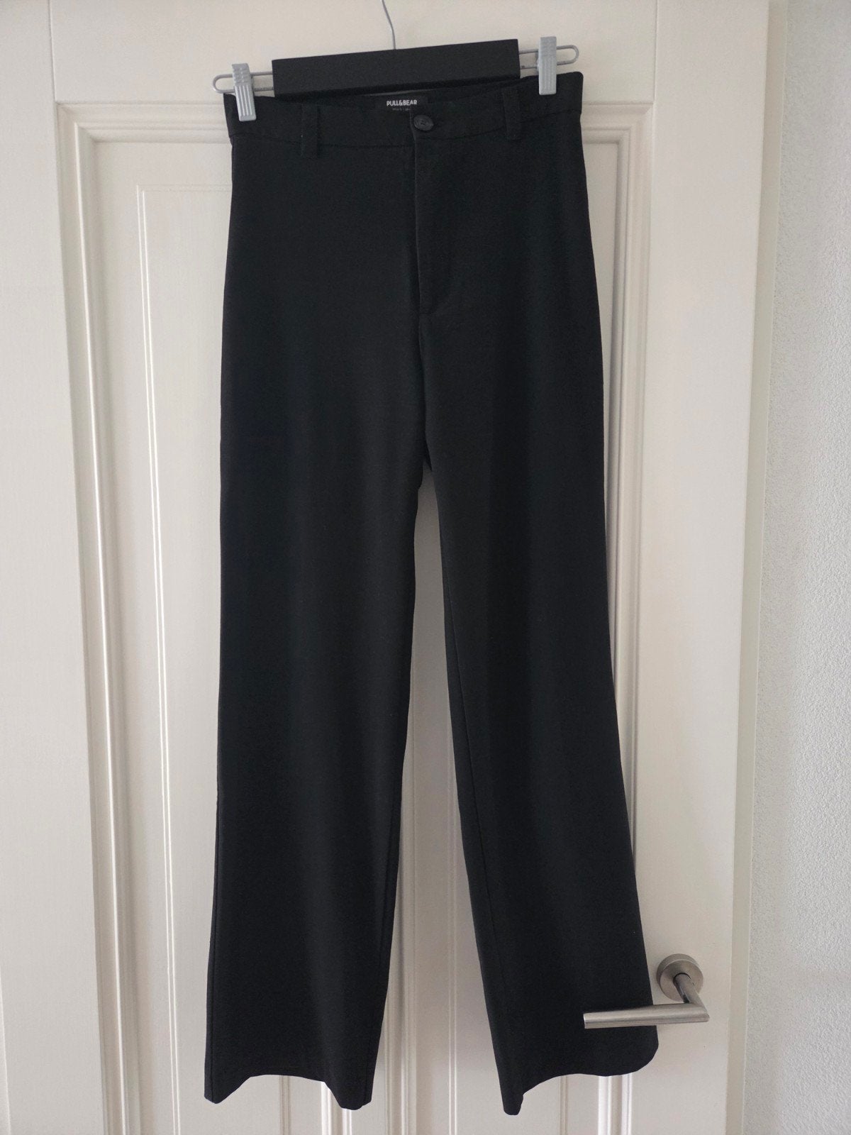 Pull&Bear zwarte pantelon maat 36, Kleding | Dames, Broeken en Pantalons, Zo goed als nieuw, Zwart, Lang, Ophalen of Verzenden