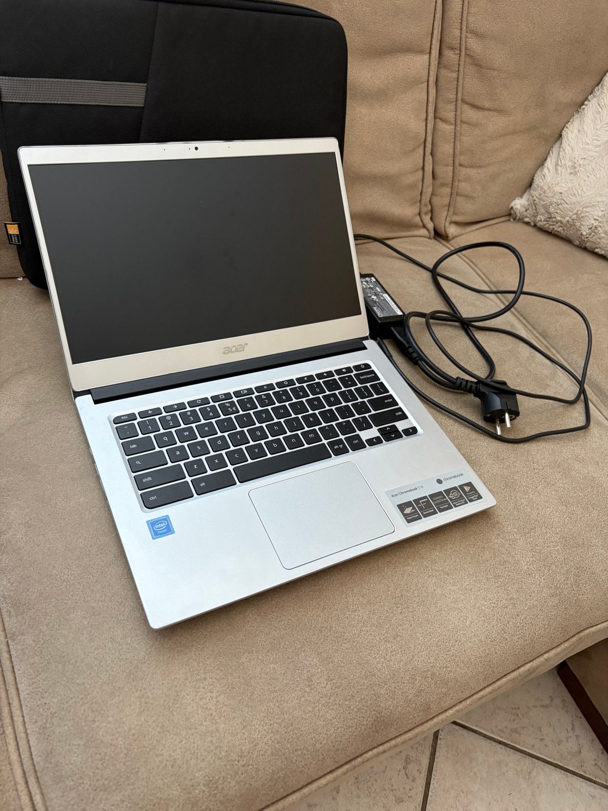 Acer Chromebook met hoes en oplader, Ophalen of Verzenden, Zo goed als nieuw, 14 inch, Qwerty