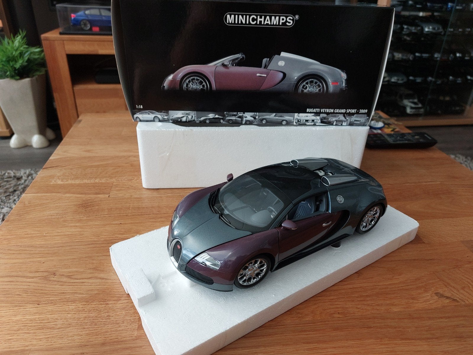 Minichamps 1/18 Bugatti veyron Grand Sport Grijs Paars, Ophalen of Verzenden, Zo goed als nieuw, Auto, MiniChamps