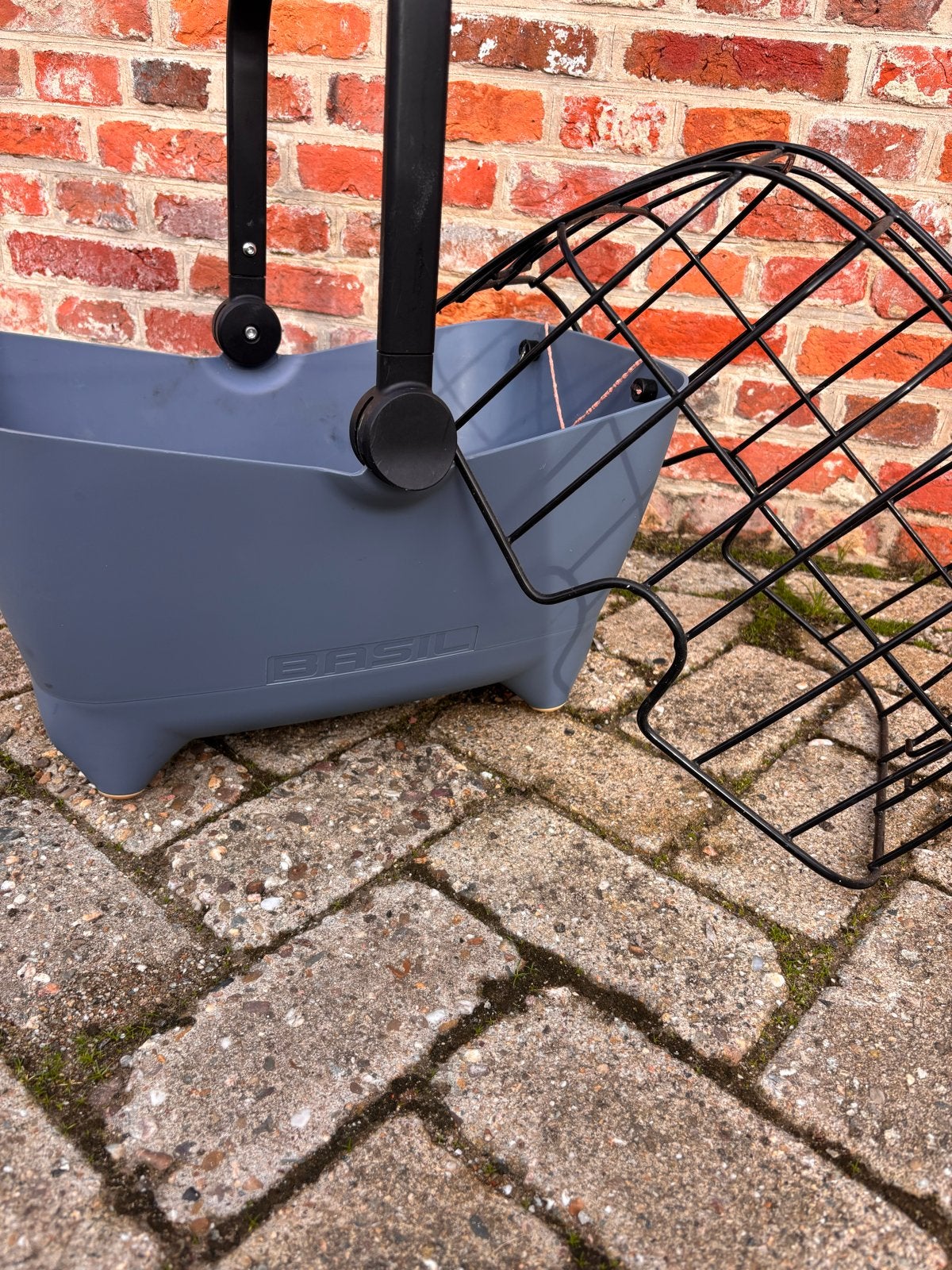 Basil Fiets mand voor hond (met frame) of boodschappen, Ophalen, Gebruikt, Fietskrat, Stuurbevestiging