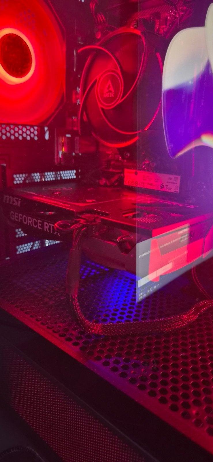 Net nieuwe Nvidia GeForce RTX 5060 8GB Videokaart, Gebruikt, GDDR6, PCI-Express 4, Ophalen of Verzenden