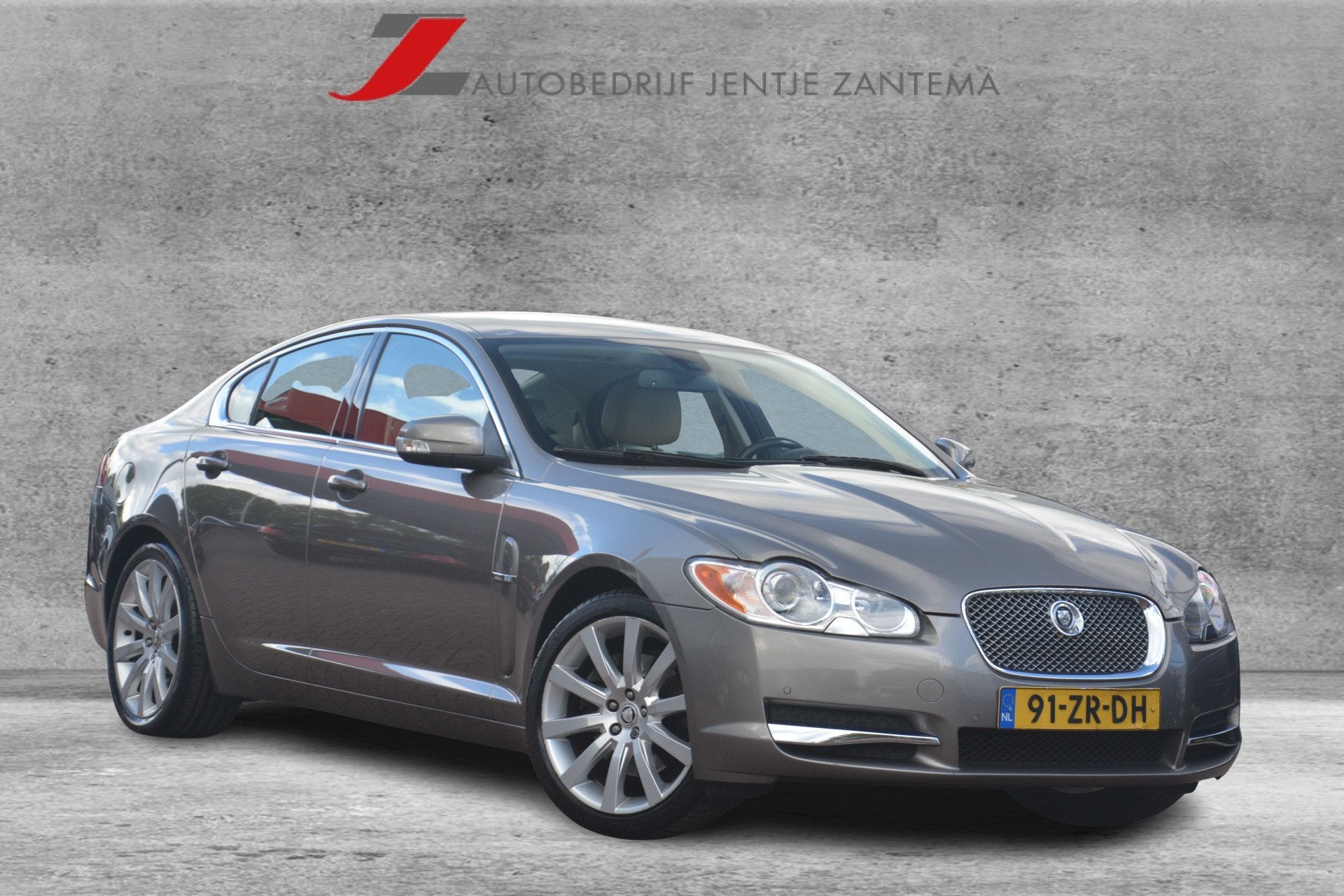 Jaguar XF 4.2 V8 Premium Luxury | Navigatie | Camera | Keyle, Automaat, Achterwielaandrijving, Gebruikt, 1850 kg