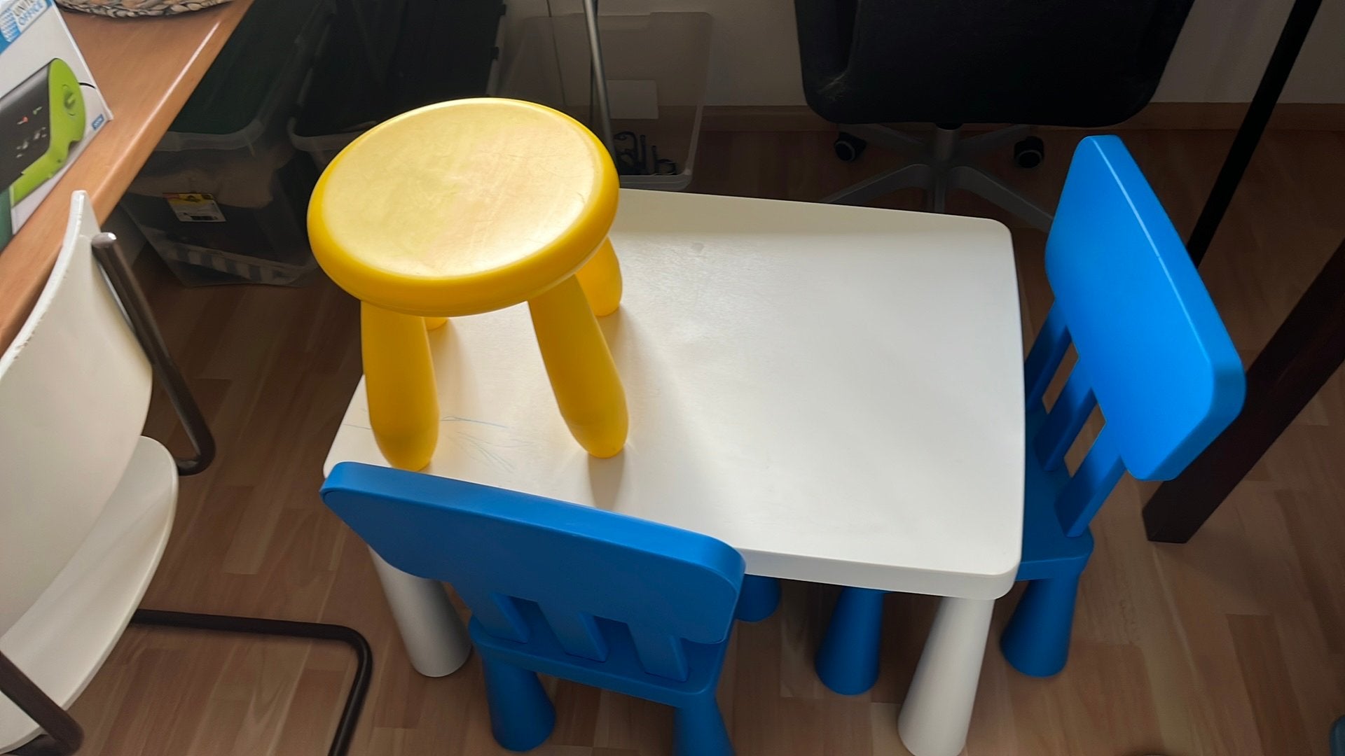 Ikea tafel met stoeltjes en krukjes, Ophalen, Gebruikt